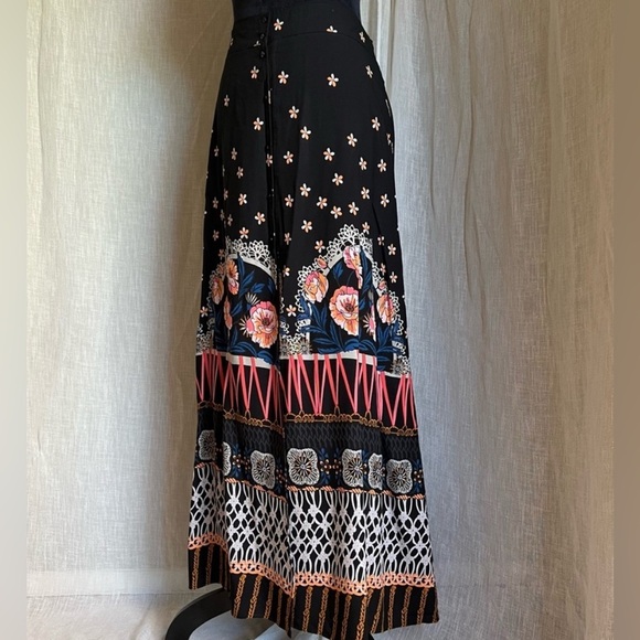 Express women’s skirt long size XS
14” waist fabric stretch fits small petite - Picture 2 of 11